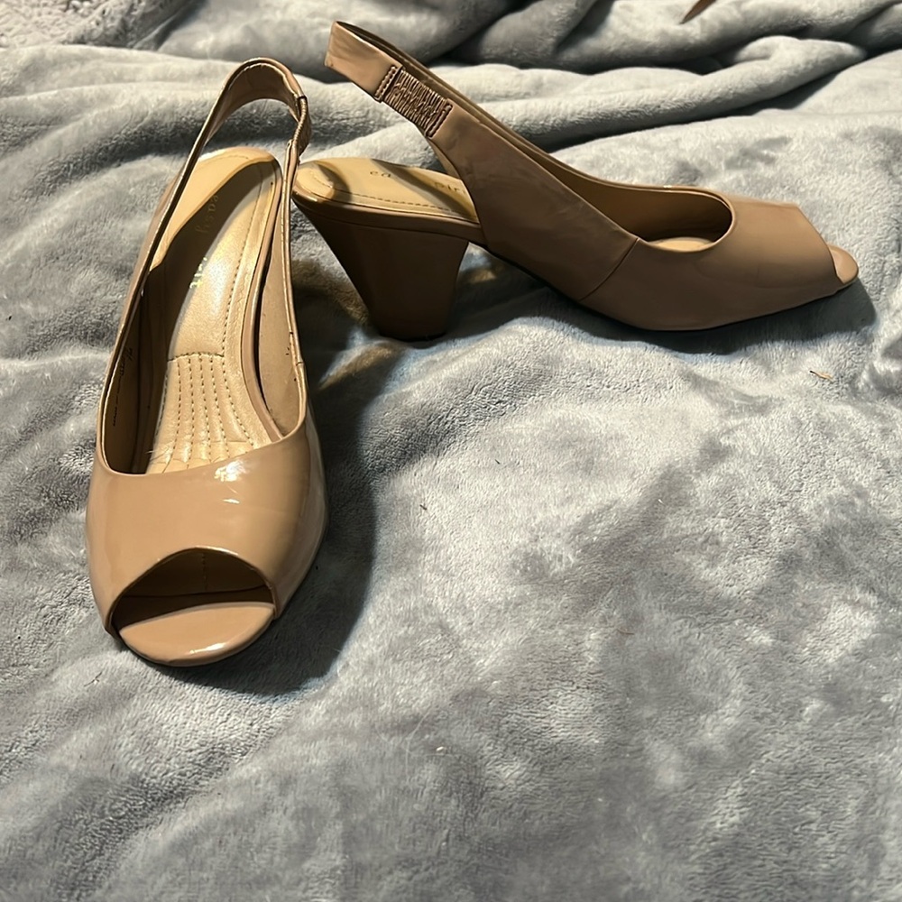 Open toe block heel